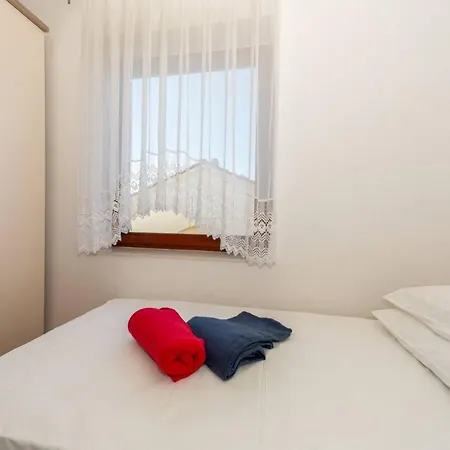 Three Bedroom In Biograd Casa de hóspedes