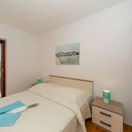 Three Bedroom In Biograd Casa de hóspedes Biograd Na Moru
