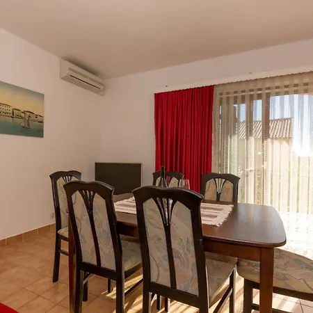 Three Bedroom In Biograd Casa de hóspedes Biograd Na Moru