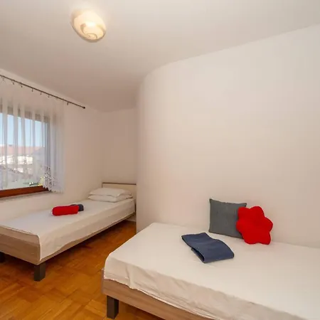 Casa de hóspedes Three Bedroom In Biograd 3*