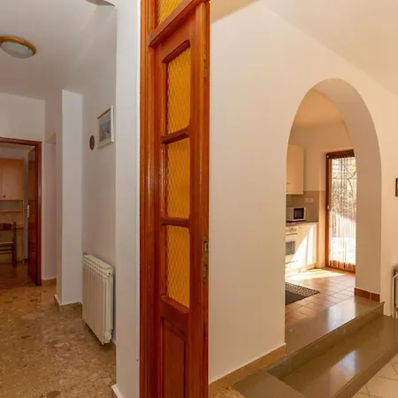 Casa de hóspedes Three Bedroom In Biograd Biograd Na Moru