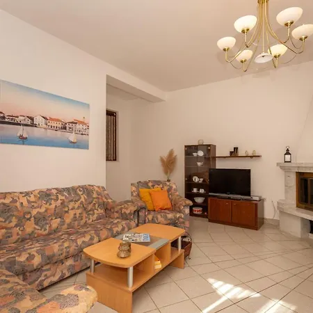 Three Bedroom In Biograd 3*