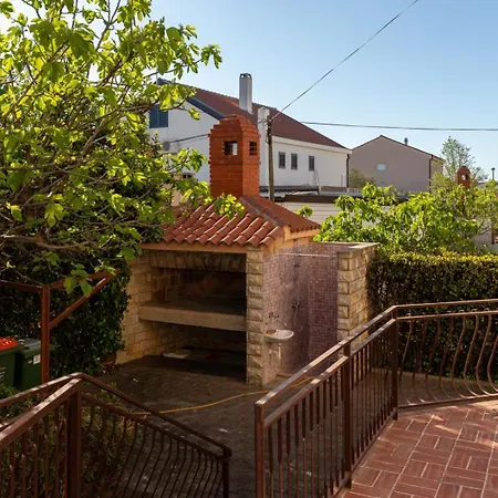 Casa de hóspedes Three Bedroom In Biograd Biograd Na Moru