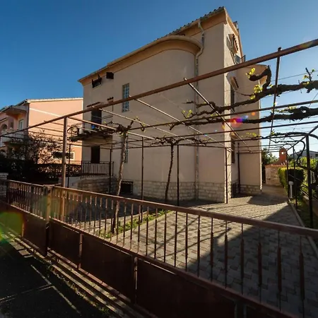 Three Bedroom In Biograd بيت ضيافة بيوغْغاد نا موغو
