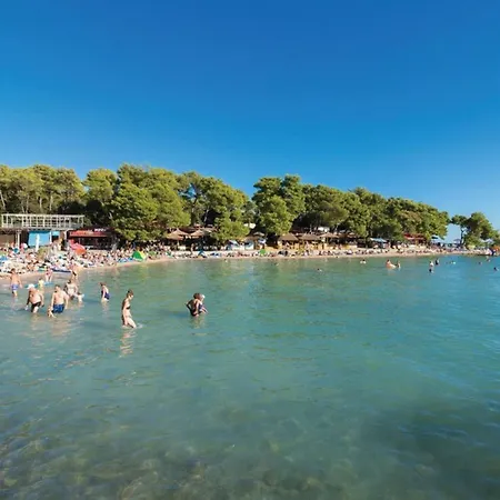 Three Bedroom In Biograd بيت ضيافة 3*