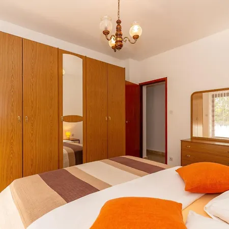 Three Bedroom In Biograd 3*