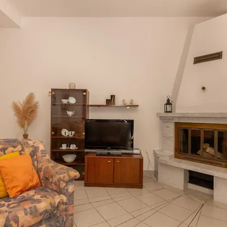 بيت ضيافة Three Bedroom In Biograd 3*
