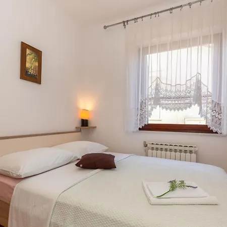 Three Bedroom In Biograd بيوغْغاد نا موغو