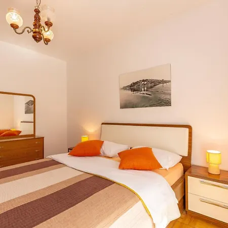Three Bedroom In Biograd بيت ضيافة
